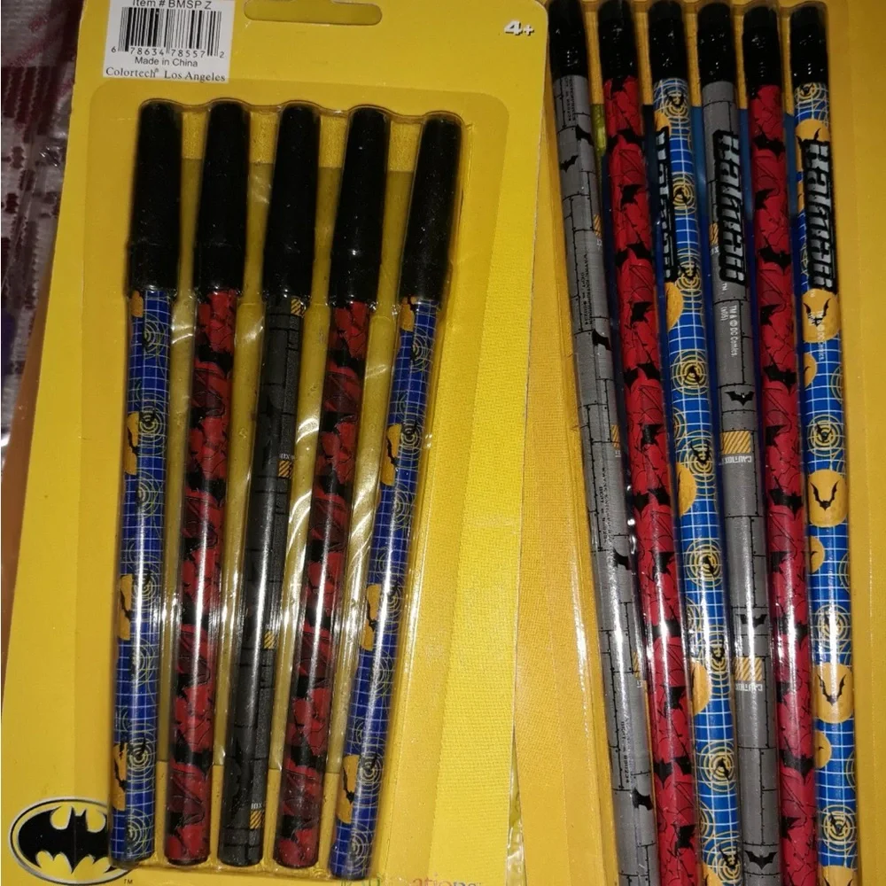 2 pks =BATMAN BEGINS PENCILS & PENS SET ANIMATIONS DC COMICS & WARNER BROS 11pc